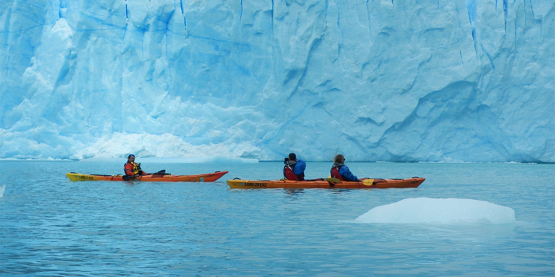 Perito Moreno Kayak Experience (Full Day) -with transfer-